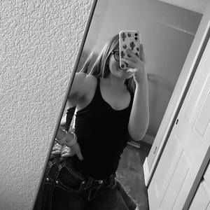 Meet your Posher, Alessandra